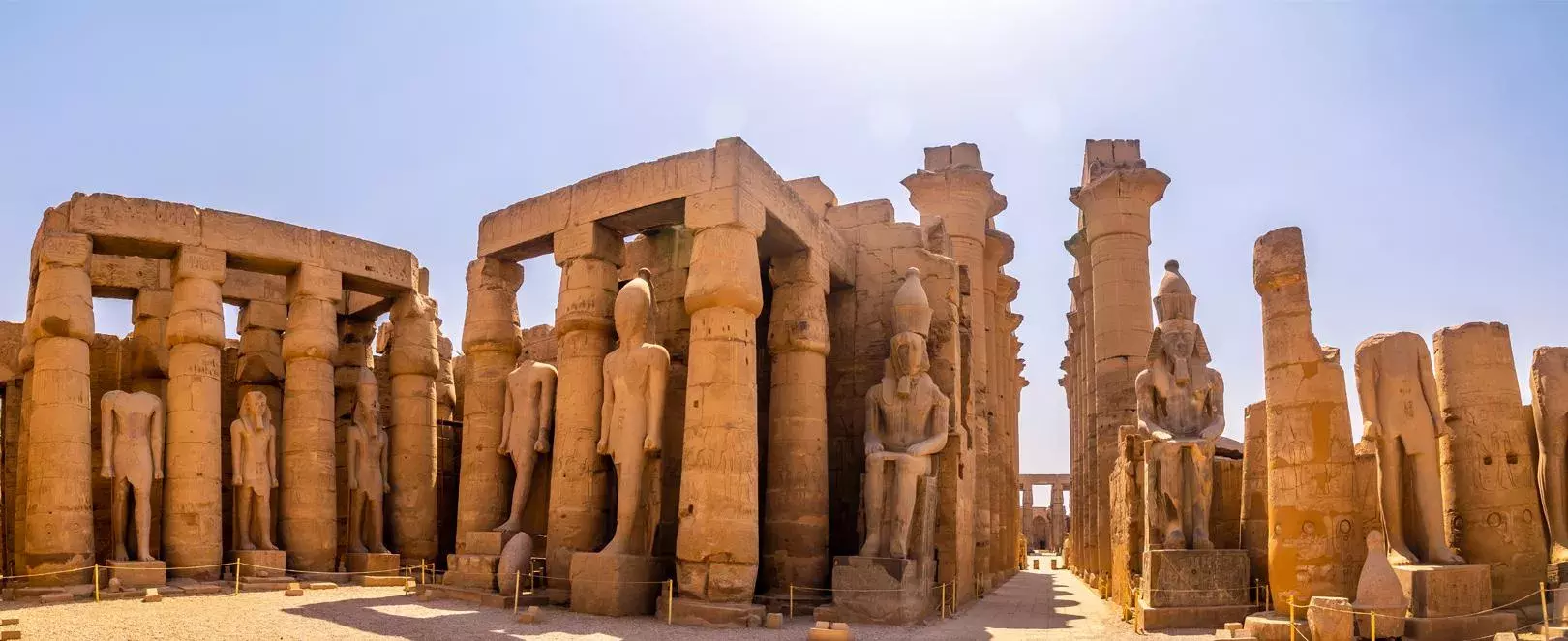 Vue panoramique de Louxor en Égypte, temples antiques et Nil au cœur de l’ancienne Thèbes, destination culturelle majeure