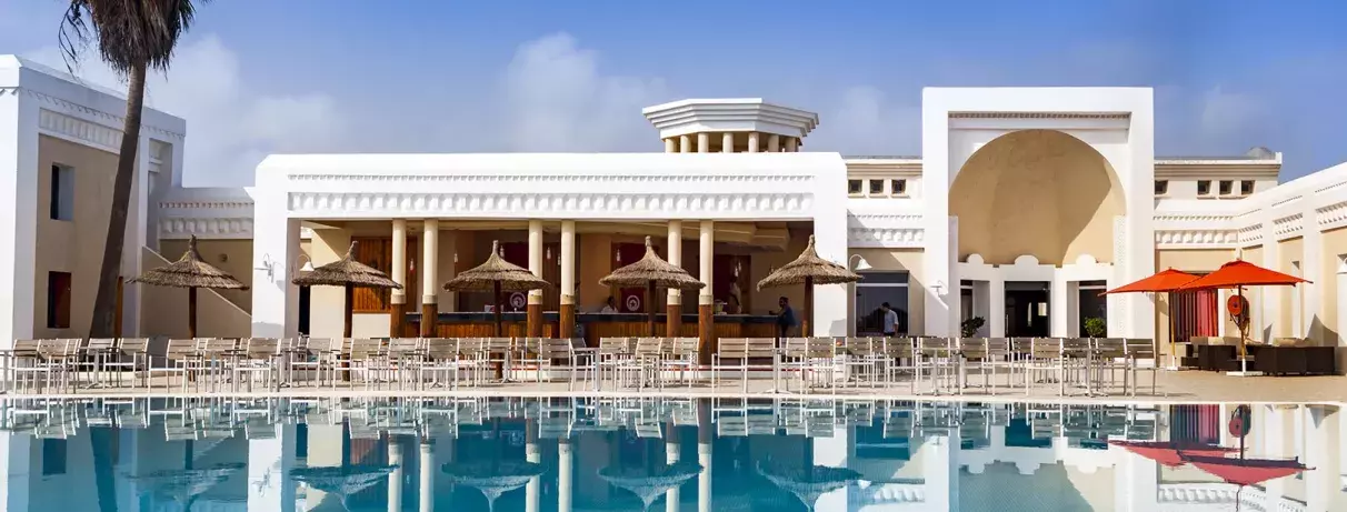 piscine et restaurant