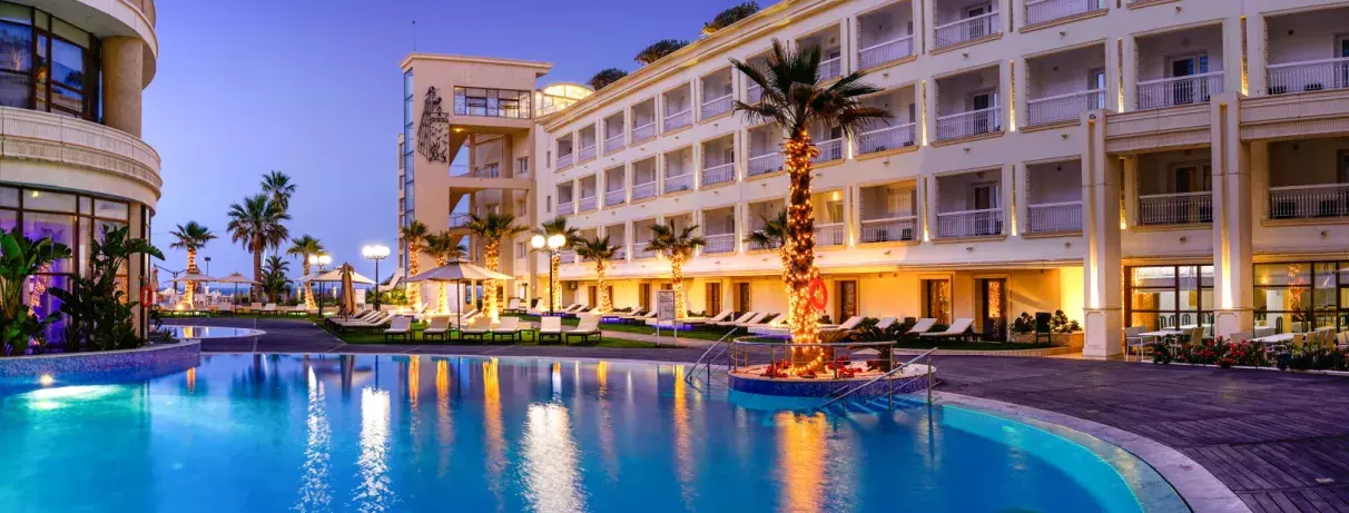 hotel vue piscine nuit