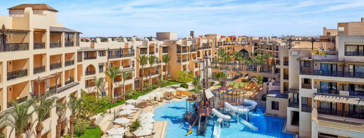 hôtel piscine et toboggans pour enfants