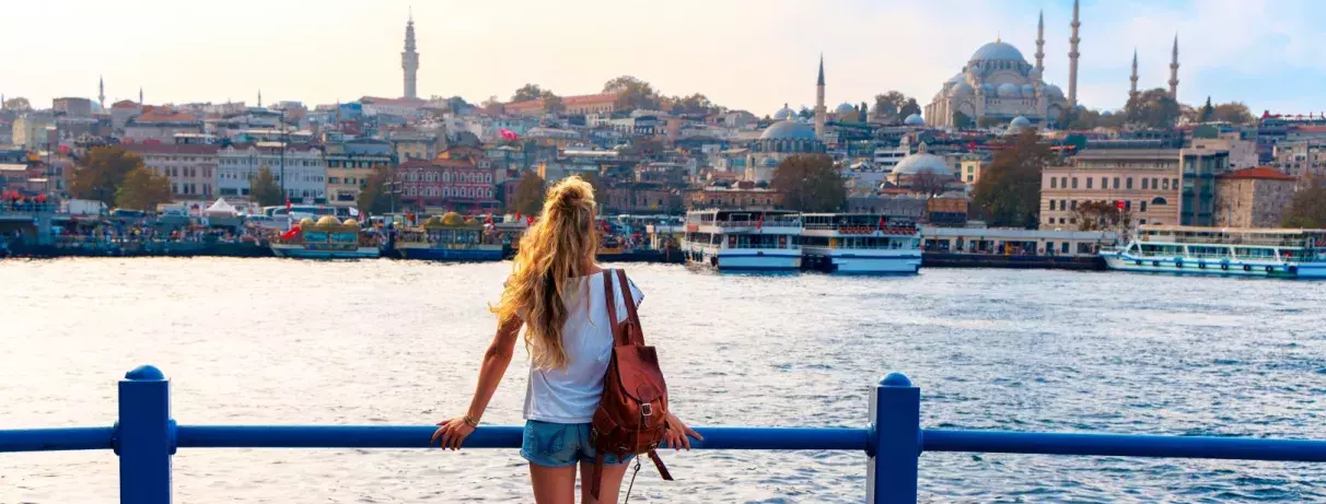 vue sur le fleuve et le centre ville d'Istanbul