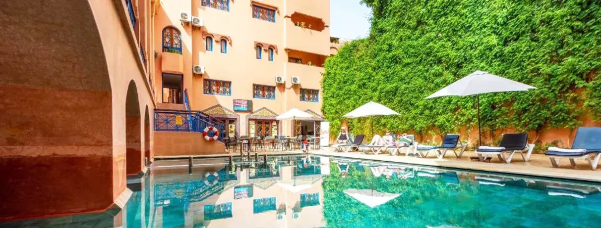 vue intérieure piscin e