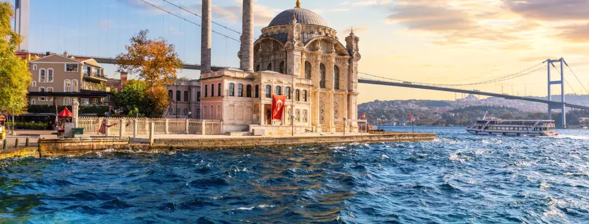 mosquée devant le bosphore