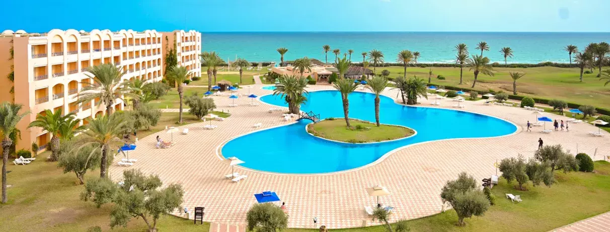 hotel + piscine + plage