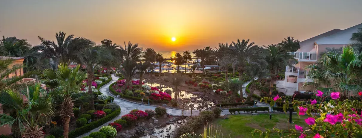 vue sur l'hôtel avec coucher de soleil