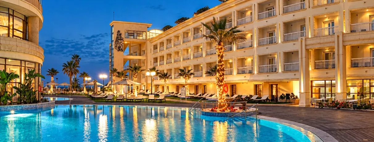 hotel vue piscine nuit