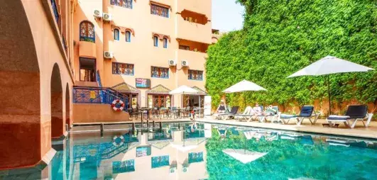 vue intérieure piscin e