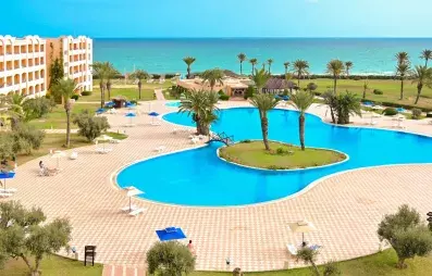 hotel + piscine + plage