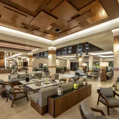 hall avec chaises et fauteuils