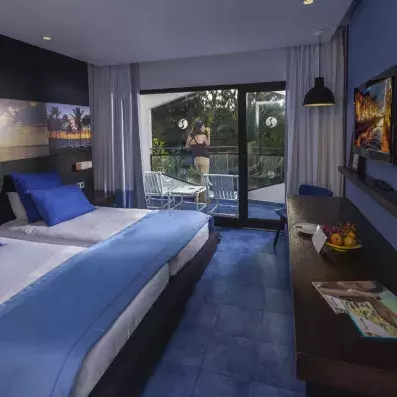 chambre vue extérieure avec 2 lits collés