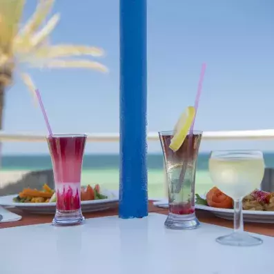 cocktails sur une table