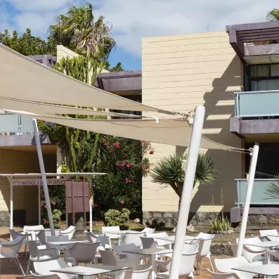 restaurant extérieur de l'hôtel