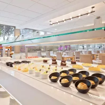 buffet avec large choix de dessert