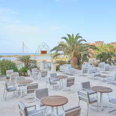 restaurant terrasse vue dégagée