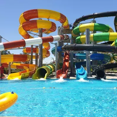 aquapark toboggans