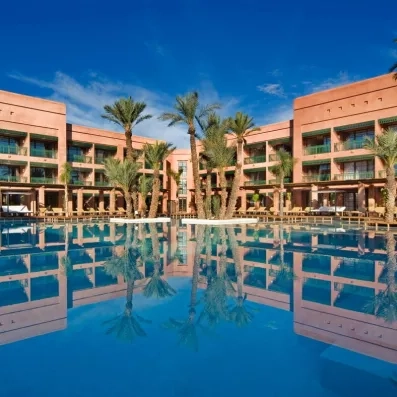 piscine + hotel 
