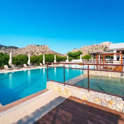 piscine avec transat 