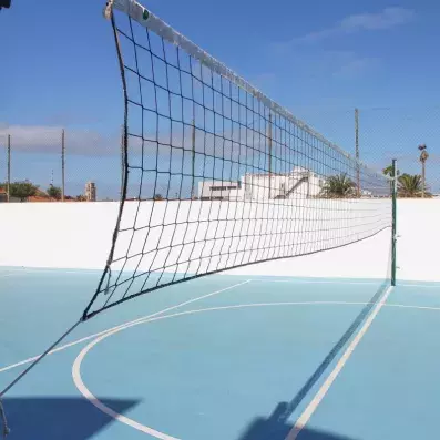 terrain de tennis extérieur