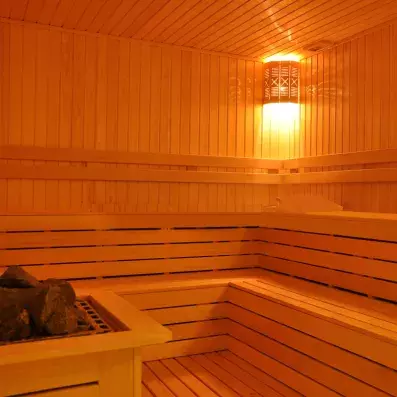 espace de détente avec un sauna 