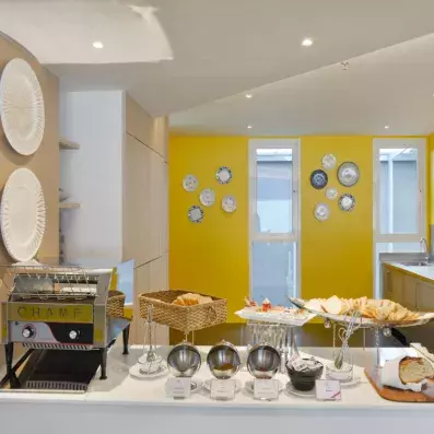 buffet petit-déjeuner au restaurant