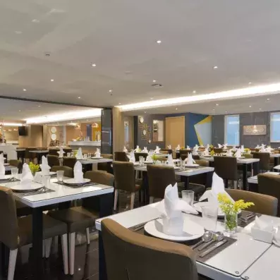 restaurant buffet dressées 