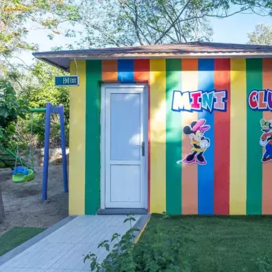 mini club intérieur pour les enfants