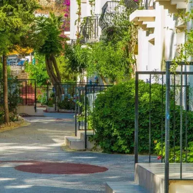 jardin extérieur de l'hôtel