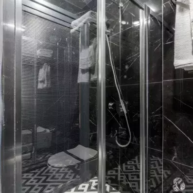 salle de bain avec douche à l'italienne 