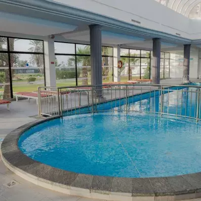 piscine intérieure