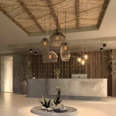 entrée de l'hôtel avec comptoir de réception