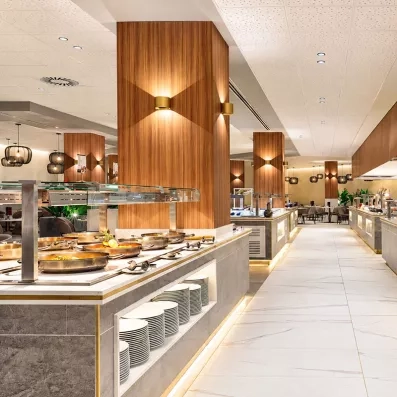 buffet en long du restaurant la brasserie