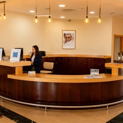 Un hall de réception de l'hôtel