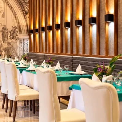 salle de restaurant principal 
