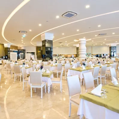 grande salle de restaurant