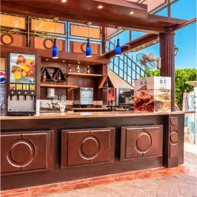 pool bar du AMC Royal à Hurghada en Egypte