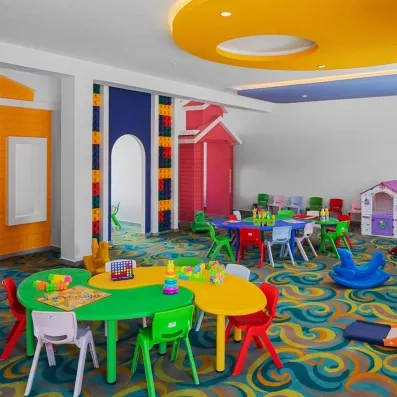 mini club avec jouets