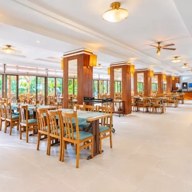 restaurant buffet en intérieur