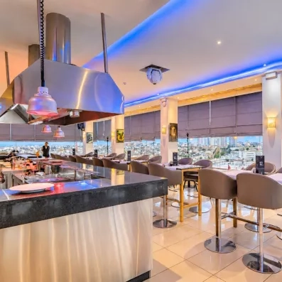 restaurant avec lumière d'ambiance