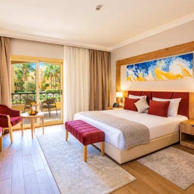 chambre raffinée et moderne avec lit double au Stella Beach à Hurghada en Egypte