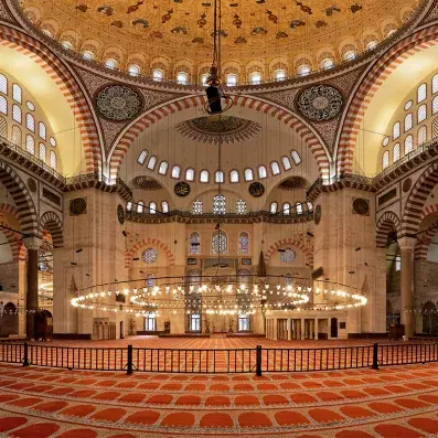 Mosquée Süleymaniye d’Istanbul surplombant la Corne d’Or, chef‑d’œuvre de l’architecture ottomane.
