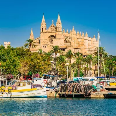 Cathédrale de Palma de Majorque, joyau gothique face au port, monument emblématique des Baléares