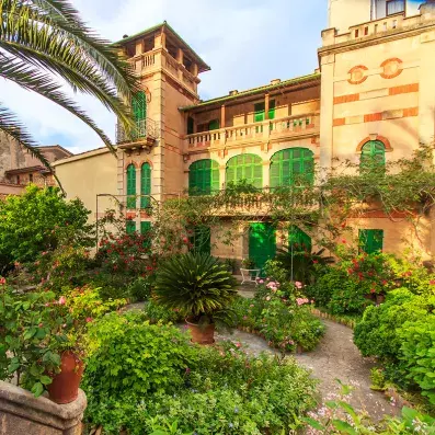 Port de Palma de Majorque, bateaux, façades colorées et ambiance méditerranéenne des Baléares