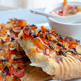 Coca de trampó majorquine, tarte salée aux légumes méditerranéens, spécialité culinaire de Majorque aux Baléares