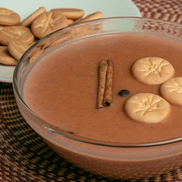 dessert à base de haricots rouges présenté dans un saladier 